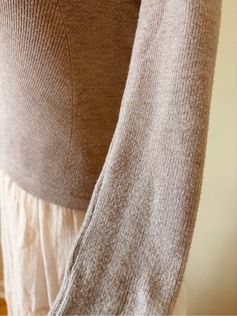 Wilfred Sweetheart Neckline Ribbed Top in Oatmeal - Picture 3 of 4